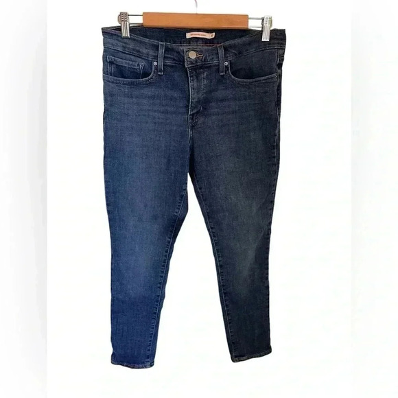 Levi’s Women’s 311 Skinny Ankle Jeans, size 30 and in great condition. - Picture 1 of 4
